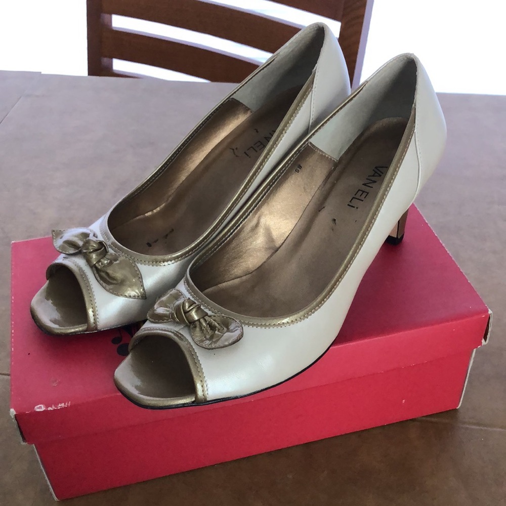 VANELI - ‘Maed’ Leather Peep Toe Bow Heels  - Sand - Picture 2 of 9